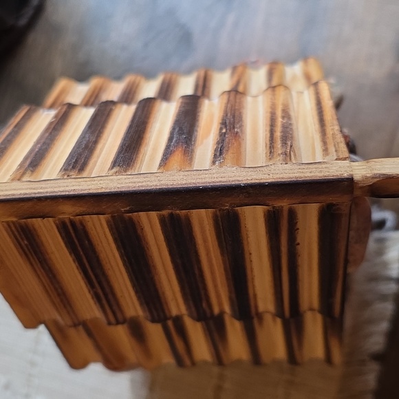 Rustic Stone Handmade Birdhouse Pink Quartz - Picture 7 of 11